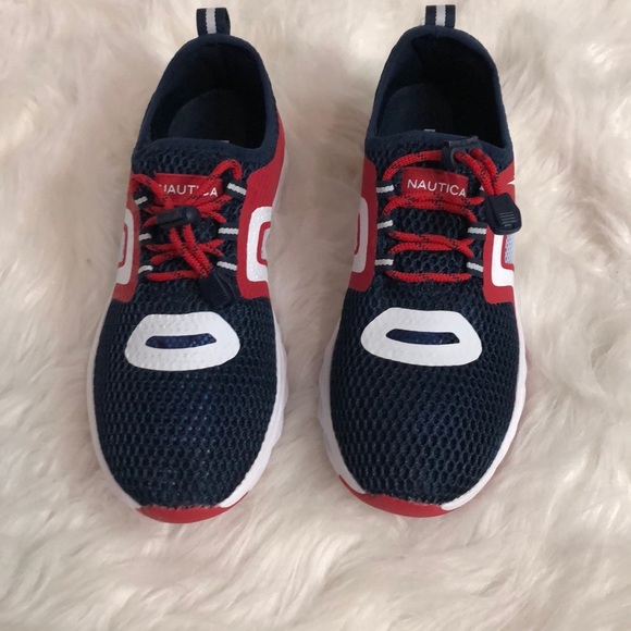 womens water shoes size 12